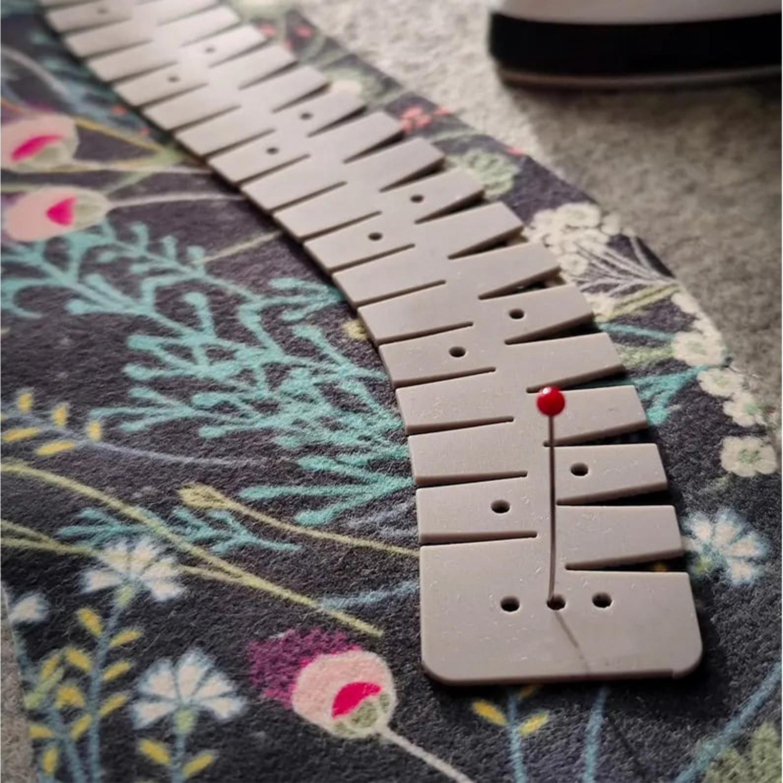Silicone Hemming Ruler With Ma - Sewing Necessities 评论和价格